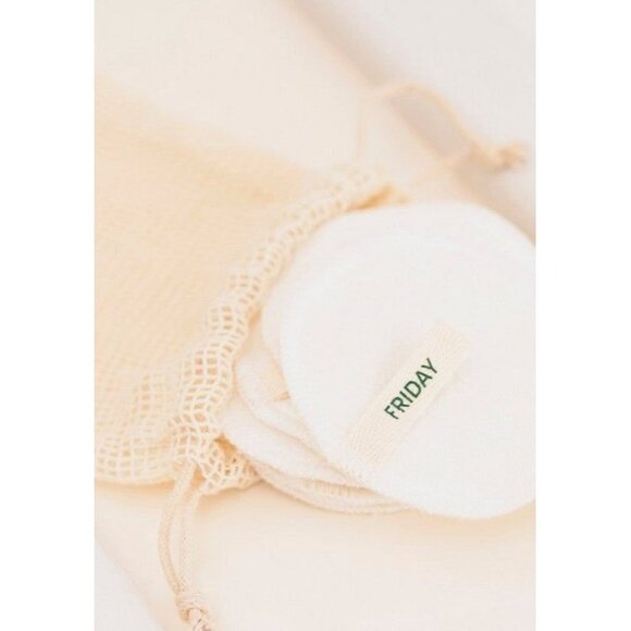 The Body Shop *Clean Conscience Reusable Make-Up Remover Pads* - Picture 1 of 3